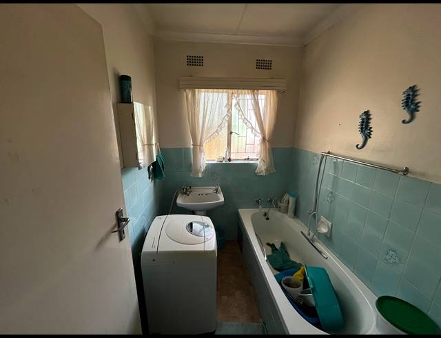 3 BEDROOM HOUSE FOR SALE IN DERSLEY